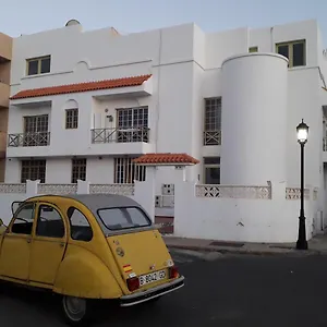 https://central-luminous-cute-studio-by-the-beach-harbour.in-canary-islands.com